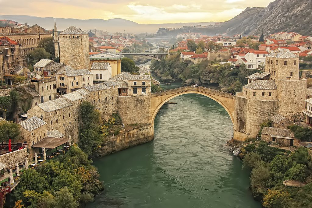 03. travnja 1992. Mostar – HVO oslobodio Mostar od četnika, a onda su Bošnjaci u HVO-u okrenuli puške prema Hrvatima