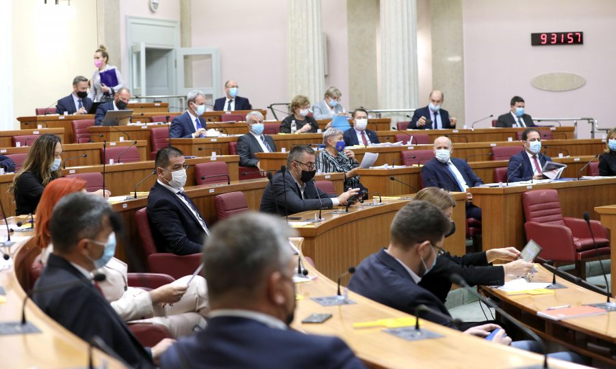 Izglasan rebalans državnog proračuna, odbijeni svi oporbeni amandmani; ministru Mariću izglasano povjerenje