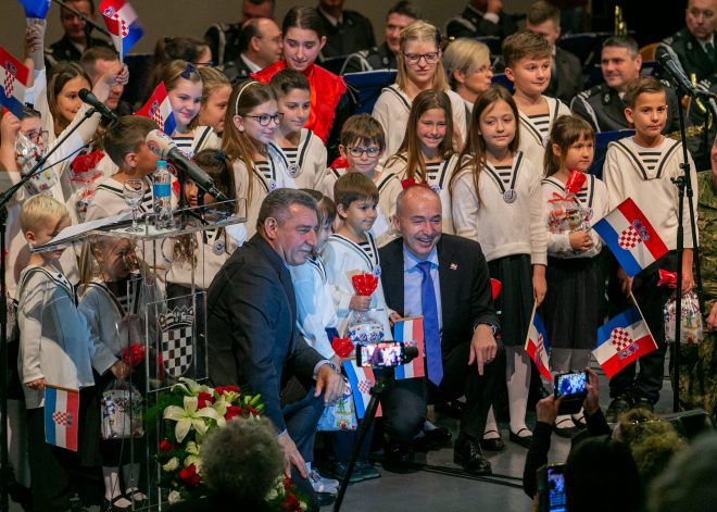 NAJSPEKTAKULARNIJI VIDEO IKAD: Gotovina, Rojs i Thompson! Ovo se ne propušta!