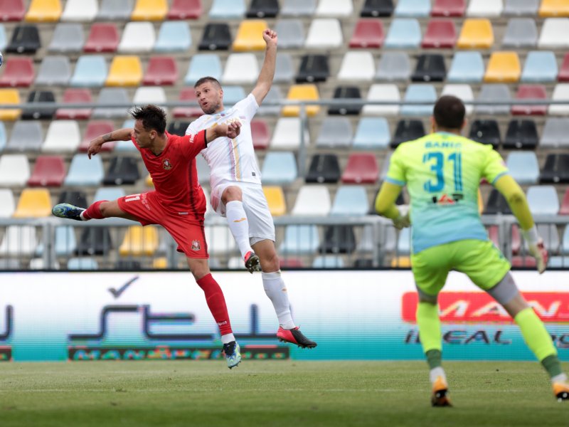 Ludi rasplet HNL sezone: Hajduk i Rijeka u Europu, Varaždin ispao iz lige