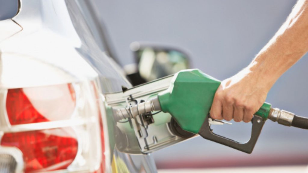 NA BENZINSKIM CRPKAMA NOVE CIJENE GORIVA: Evo koliko iznosi litra benzina, a koliko dizela