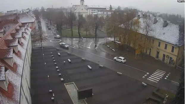 Snijeg zabijelio Gorski Kotar, olujna bura otežava promet