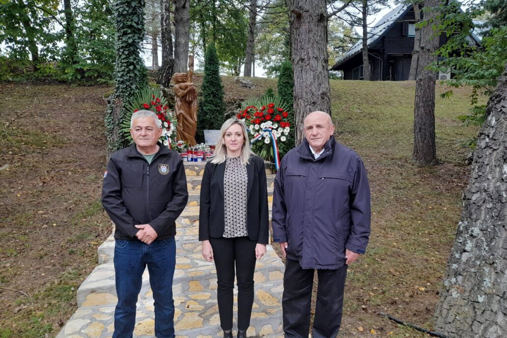 U Grabovcu obilježena 31. obljetnica spomena na ubijenu hrvatsku mladosti i najmlađu žrtvu u Domovinskom ratu