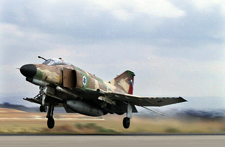 Grčki avion F-4 srušio se u Jonsko more, spasioci tragaju za pilotima