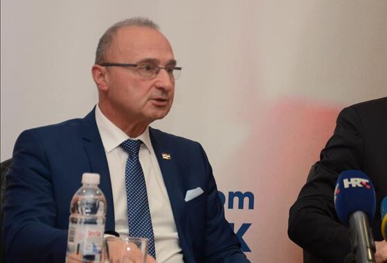 Grlić Radman o Macronovoj izjavi: Ukrajinu brane ukrajinski državljani. Trebaju našu pomoć