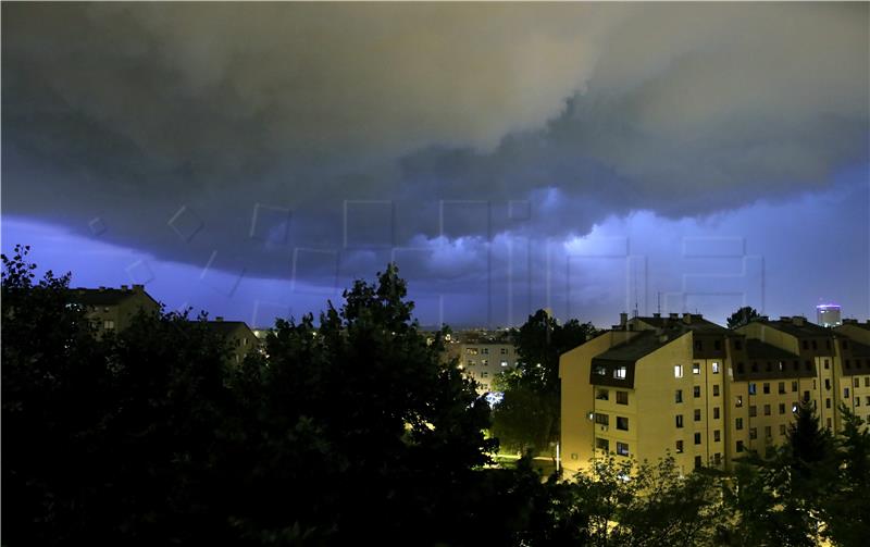 Olujno vrijeme polako kreće prema Hrvatskoj: Istra i Kvarner prvi na udaru