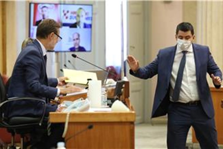 ‘Mostovac’ Grmoja ipak morao napustiti Sabornicu