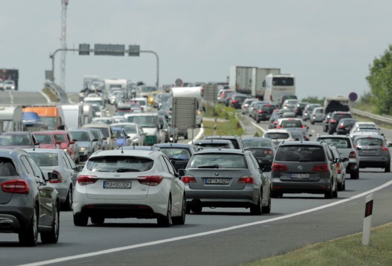 Gužve u prometu u priobalju, na A1 kod Šibenika vozi se jednim trakom zbog nesreće