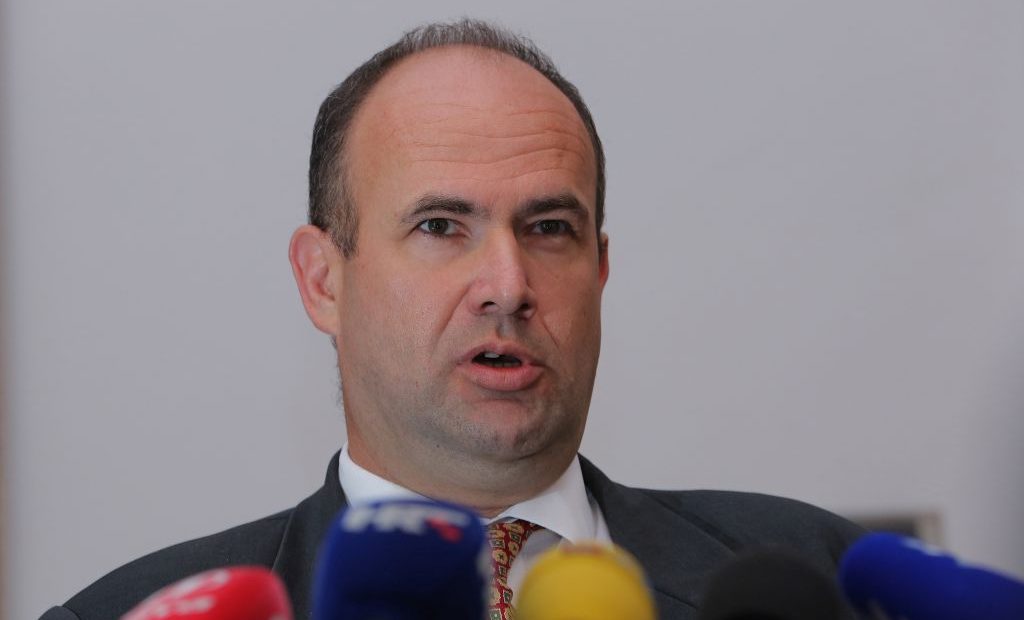 “ŽIVIMO U DIKTATURI STOŽERA”: Evo što u izdvojenom mišljenju kaže sudac Abramović!