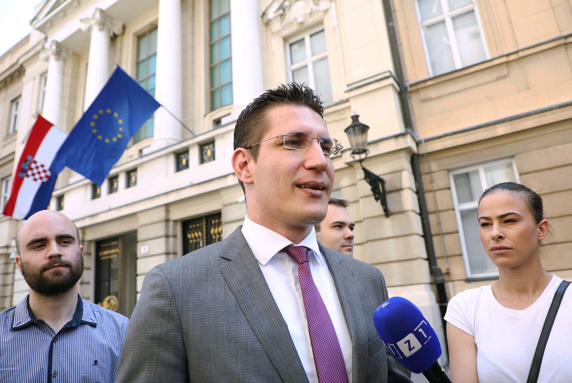 Dumbović tvrdi da su HDZ i Most organizirali incident protiv njega. Troskot: On priča gluposti, to je politički spin