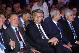 HDZ-ovci na koljenima, zavladali strah i strepnja: Plenković ima malo vremena za napraviti čudo