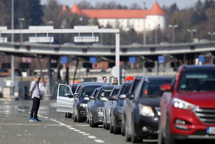 HAK: Gužve na granici na ulazu u Hrvatsku