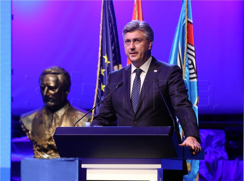 Plenković: HDZ je nerijetko žrtva brutalnih i agresivnih etiketa