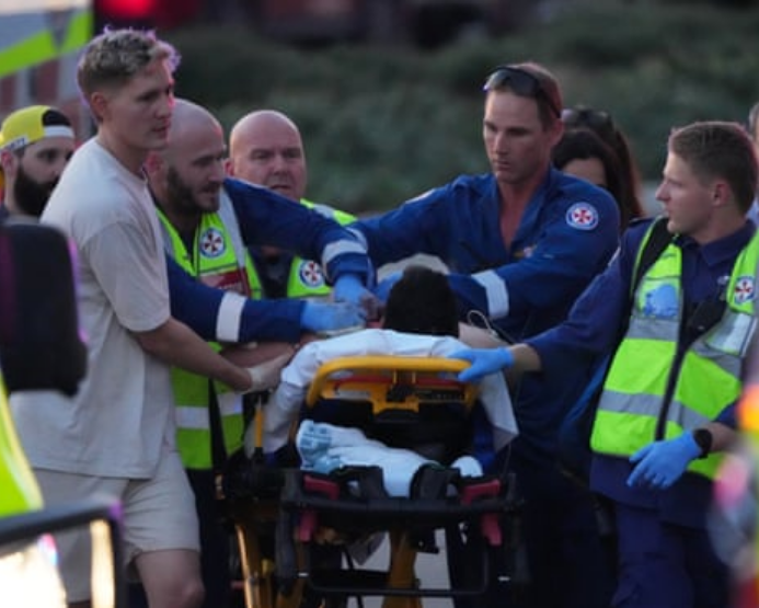 Pucnjava na Bondi Beachu u Australiji, više ljudi ozlijeđeno