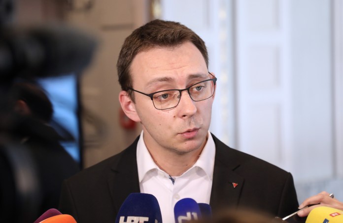 Glavašević ”pjesmu govno Velebita” nazvao medijskom slobodom pa napao policiju
