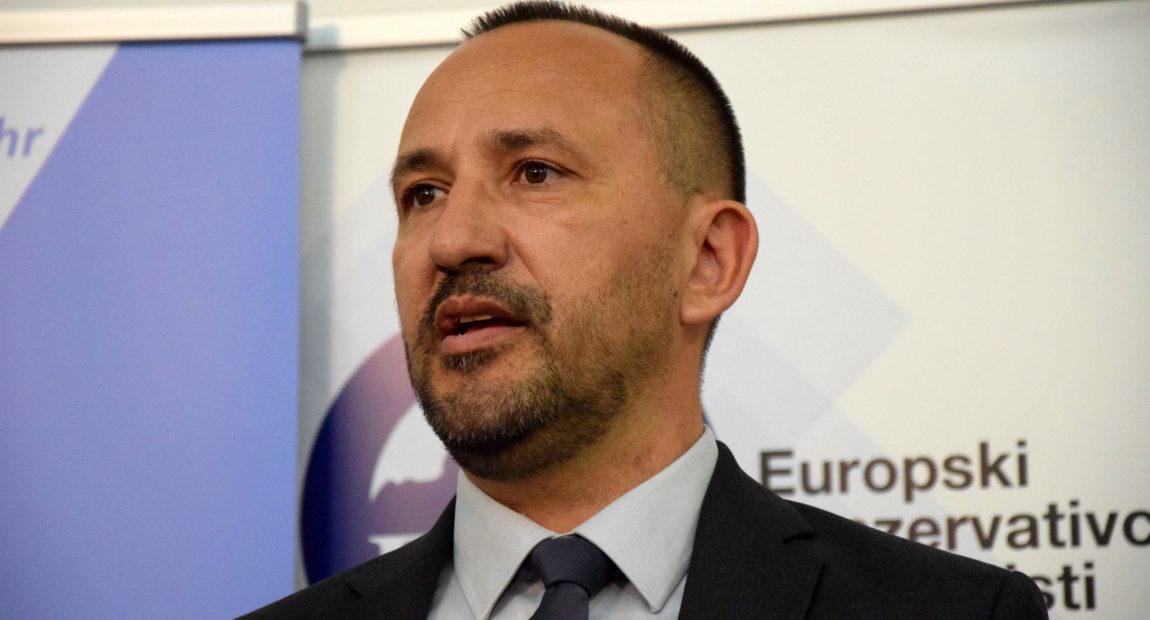 SABOR O IGP-u, ZEKANOVIĆ: “To je obnama i prevara”, BAČIĆ: “Klevećete nas”