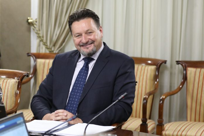 SRAMOTA ZA PRAVOSUĐE: Splićanin osuđen jer je vikao Kušćeviću da krade, osuđeni: “još smo u komunizmu”