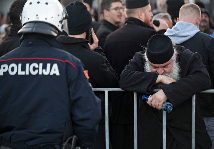 Prosrpski zastupnici iz Beograda u Podogoricu došli zrakoplovom Vlade Srbije: Prijete nasiljem i pozivaju ratne suborce da budu spremni