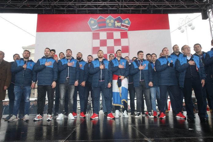 (VIDEO):Červar pozvao sve na zajedništvo, igrači dirnuti dočekom