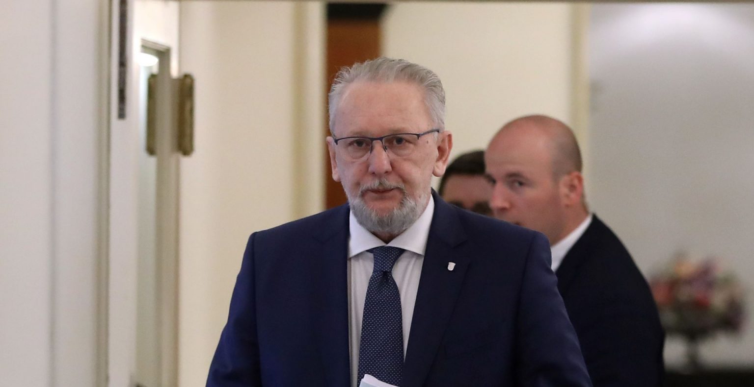 BOŽINOVIĆ: “Uvođenje sustava praćenja kretanja svih zaraženih”