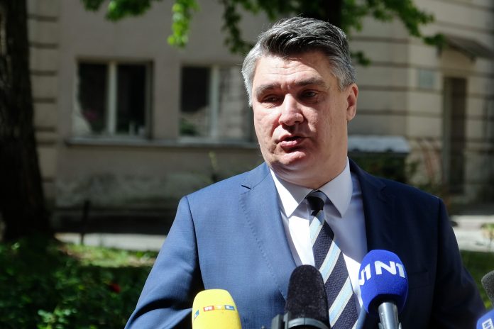 NAPUSTIO KOMEMORACIJU HRVATSKIM VOJNICIMA, PA POSLAO VIJENAC PARTIZANIMA PALIM NA SUTJESCI!