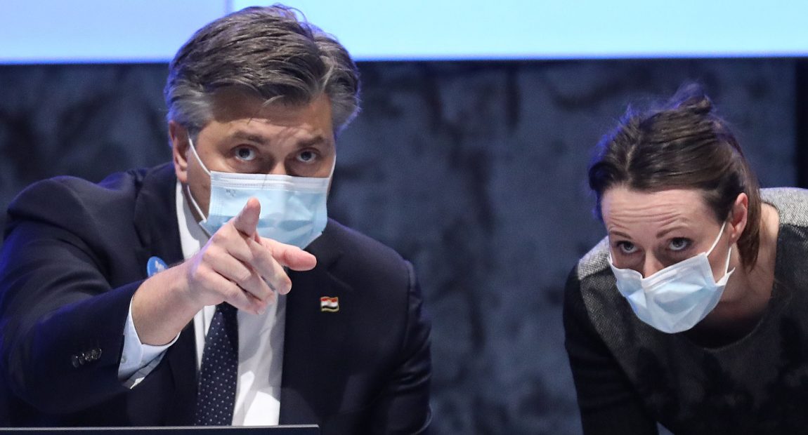 PLENKOVIĆ: “Nema mjesta netrpeljivosti prema srpskoj manjini”, zahtjeve da se ukloni mural ubijenim redarstvenicima nije spominjao