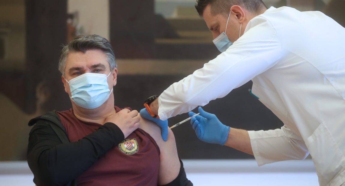 U Hrvatskoj dvadesetak osoba prijavilo nuspojave nakon cijepljenja: Mučnine, glavobolja, bol, temperatura