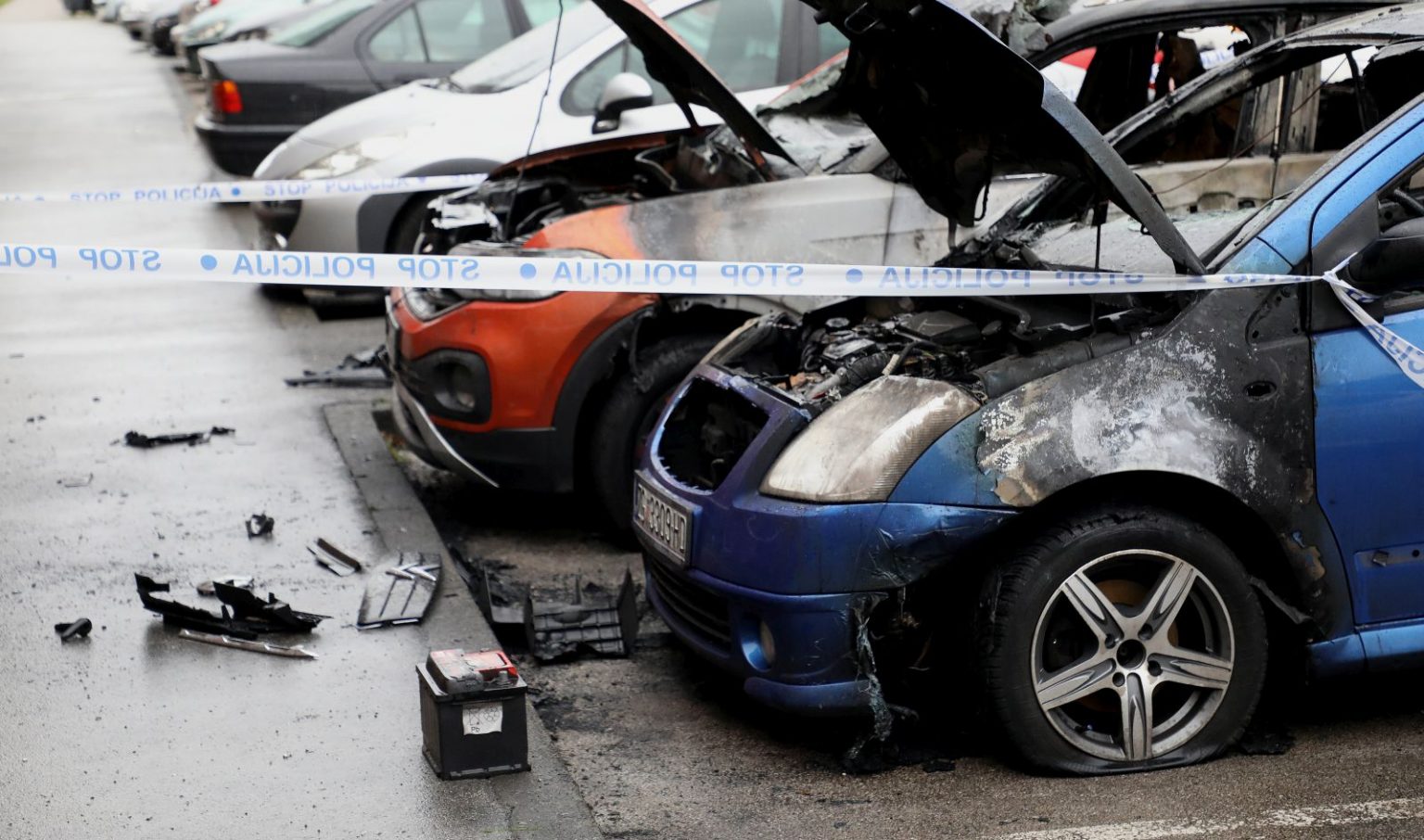 Noćas izgorjelo više parkiranih automobila na Jarunu