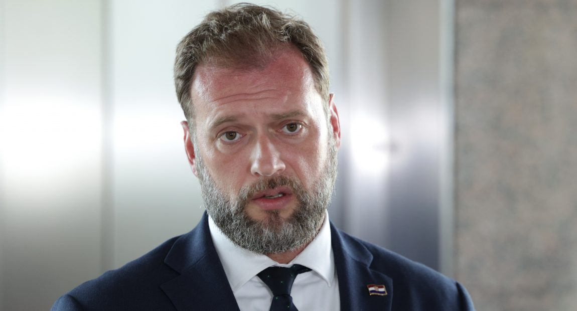 Banožić: Neće me zastrašiti napadi Zorana Milanovića