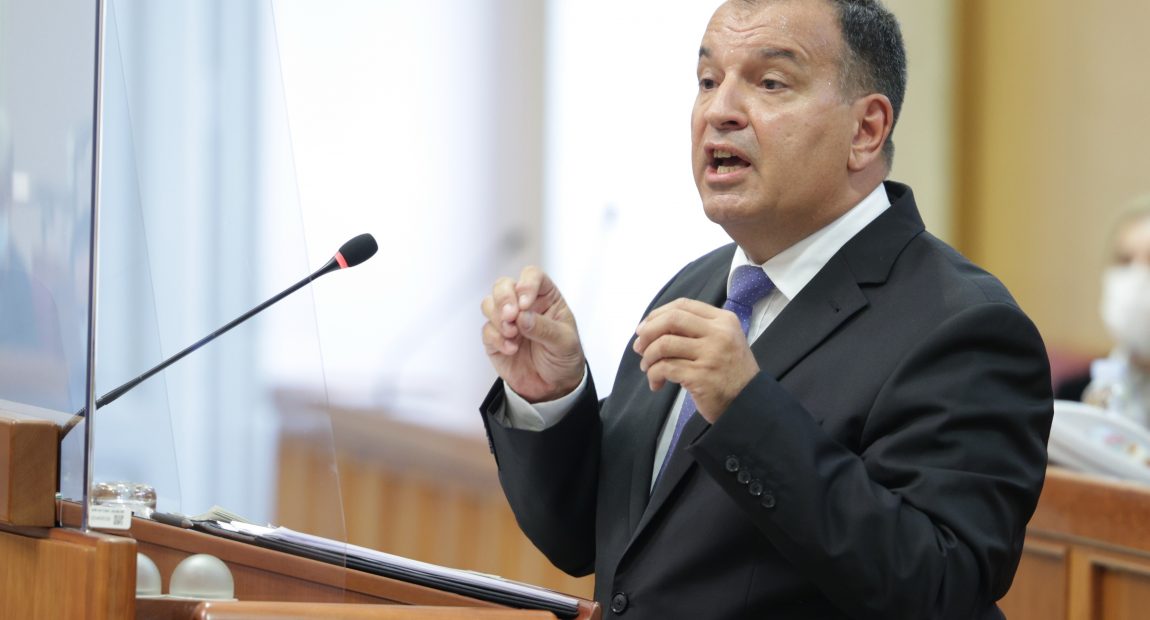 Koliko nam je ljudi umrlo s koronom, a koliko od korone? Objavljeni podaci