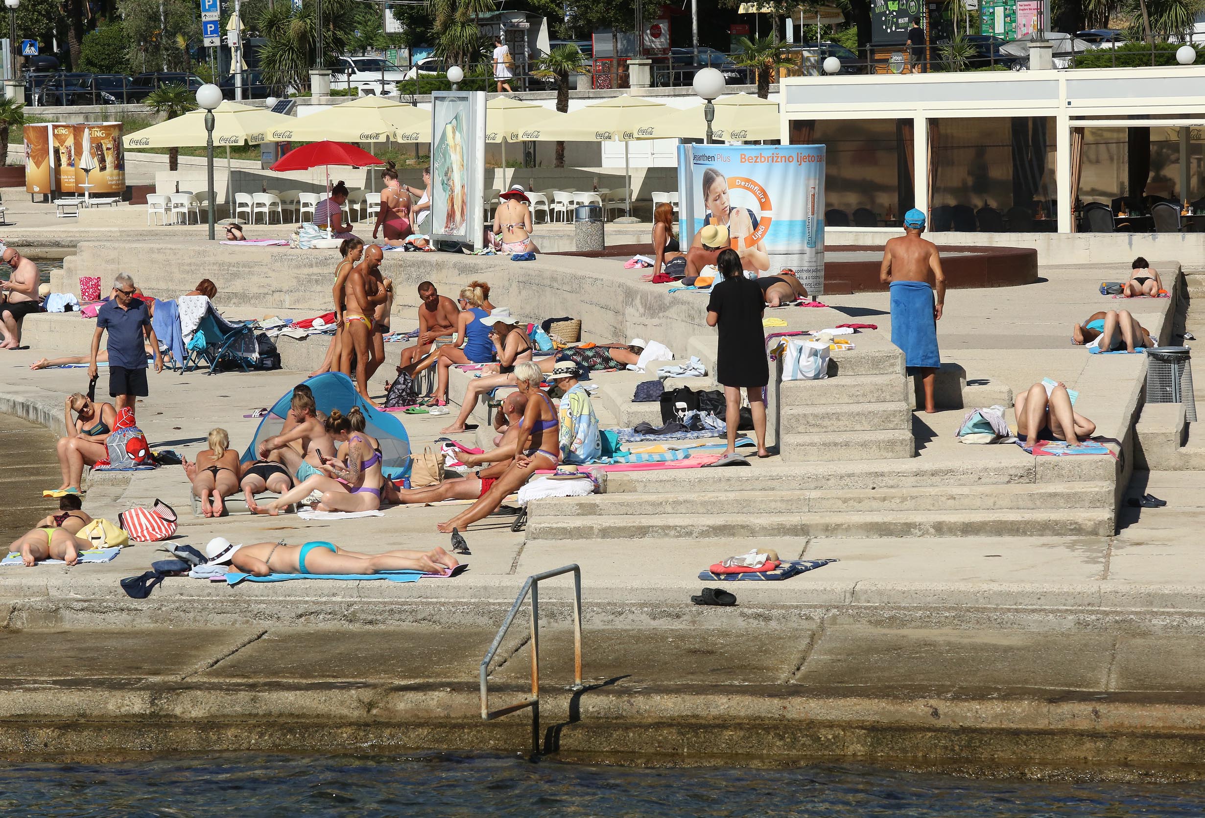 U Srbiji odgovaraju Srbe od ljetovanja u Hrvatskoj, a njih nikad više
