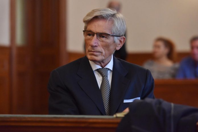 Pet dana prije nego bi trebao u zatvor, Horvatinčić se pokupio u Beč na operaciju!