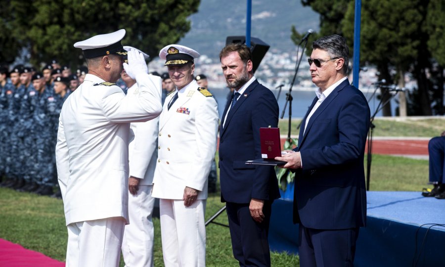 Evo što stoji iza Banožićeve zabrane Milanoviću da koristi vojne brodove i helikoptere bez njegove dozvole: Toga se pridržavao do rujna 2020., a onda...