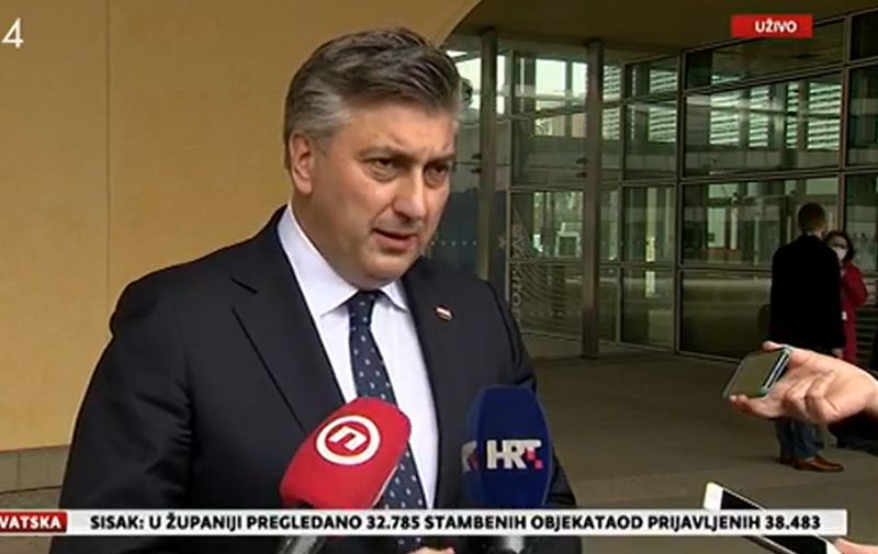 Ako ste slučajno propustili, predsjednik i premijer sad su se počeli svađati i na engleskom jeziku