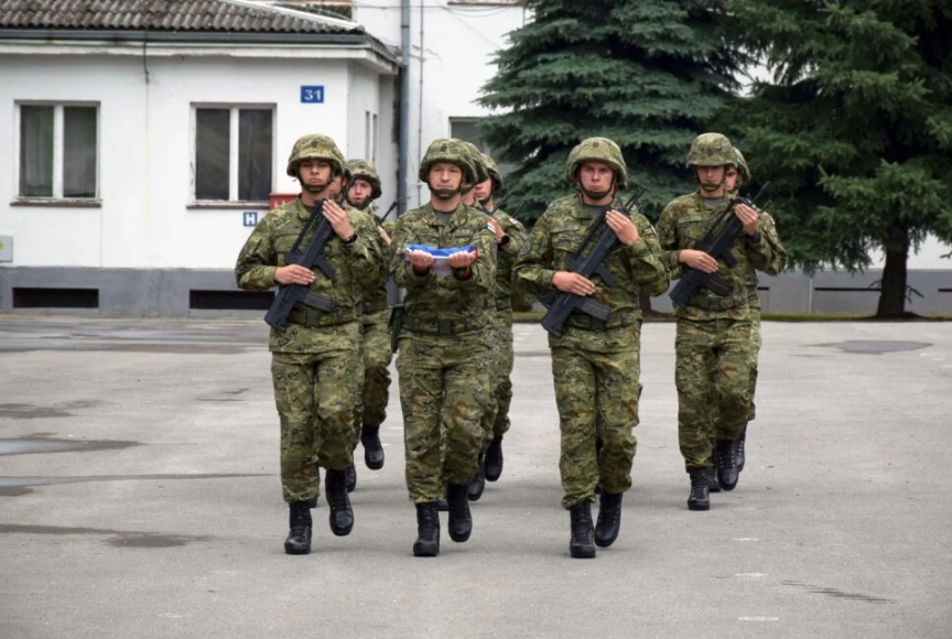 Šest pripadnika 8. hrvatskog kontingenta odlikovano za članove najuspješnije borbene grupe NATO-a