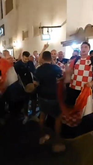 'Kockice' vladaju u Katru: Hrvatski navijači zagrijavaju se večer uoči susreta s Kanadom