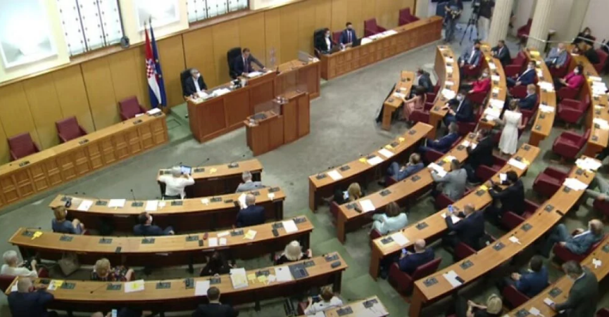 BURNO U SABORU - VIDEO: Prkačin pred punom sabornicom 'oprao' Đakića zbog uvreda na Mlinarićev račun; Zekanović, Bulj, Ćipe i Pavliček prozvali Jeckov
