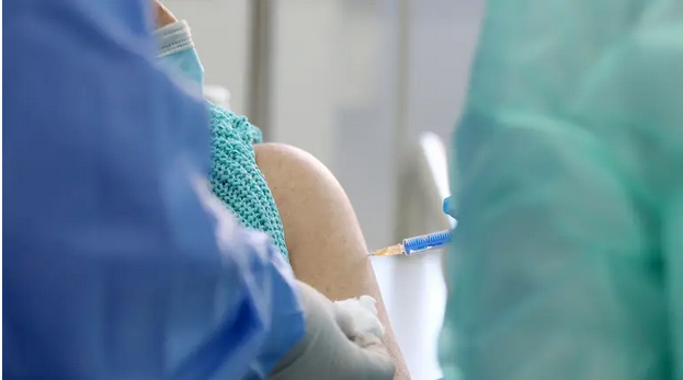 HZJZ i HALMED: Starija žena nije preminula zbog cjepiva, klinička slika upućuje na srčani arest