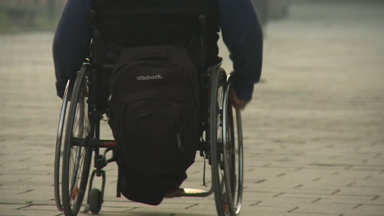 Osobe s invaliditetom osam mjeseci čekaju inkluzivni dodatak: “Dolaze iznova i iznova vještačiti”