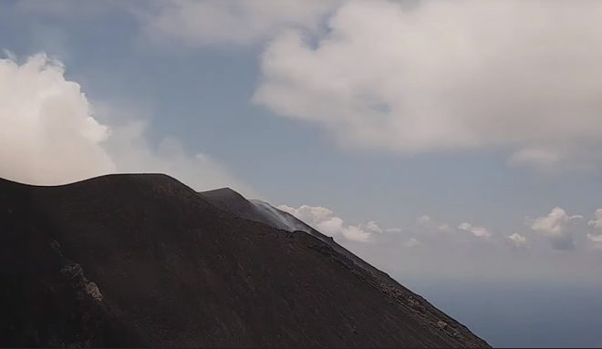 KAKVA STRESNA NOĆ NA ISLANDU! Tlo je podrhtavalo punih 20 minuta, a onda ih je pogodio niz potresa