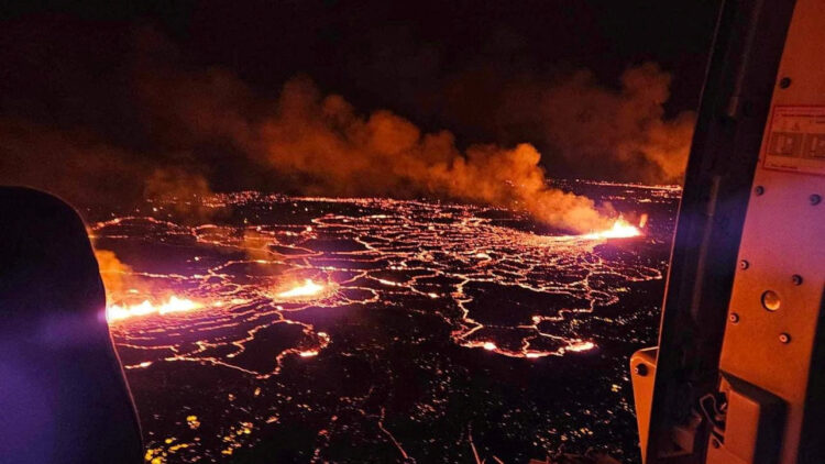 Zastrašujuće scene na Islandu: Lava teče ulicama, kuće gore