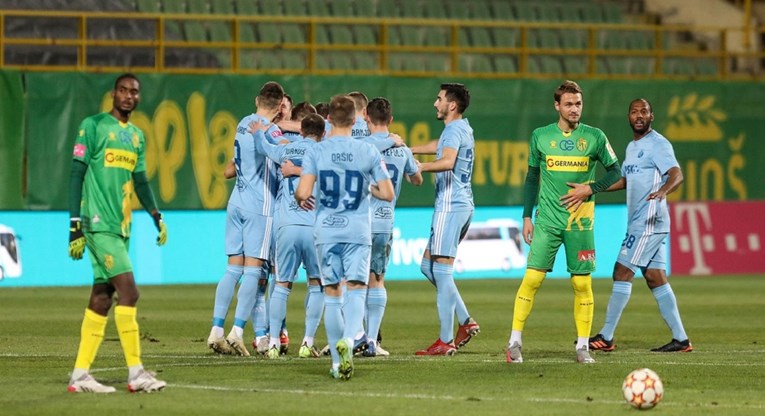 ISTRA 1961 - DINAMO 0:2 Dinamo pobijedio Isrtu u Puli  i preskočio Rijeku