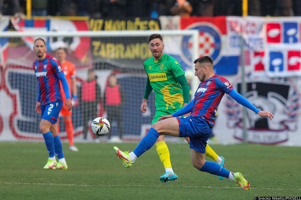 Hajduk remizirao u Puli!