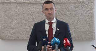 ‘ULAZILA JE NA SPOREDNE ULAZE U ZGRADU!’ Penava strašno zakuhao Plenkoviću: ‘Čelni čovjek ove države više ne prosuđuje racionalno’
