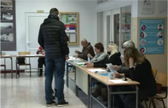 Na izbore u Srbiji izlaze srpski ultradesničari, monarhisti četničkog pokreta Draže Mihajlovića, a Šešelj podržava Vučića