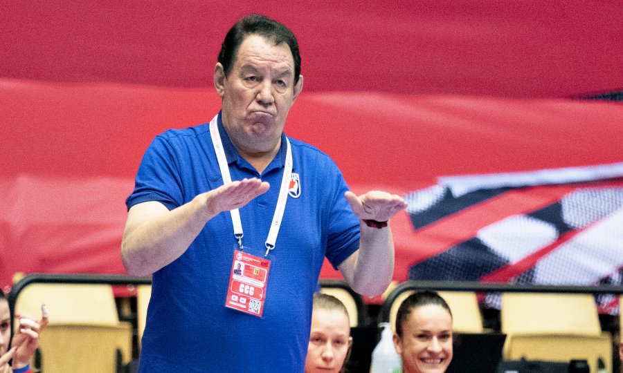 Izbornik Nenad Šoštarić zaplakao je nakon osvojene brončane medalje: Ispisali smo povijest hrvatskog rukometa...