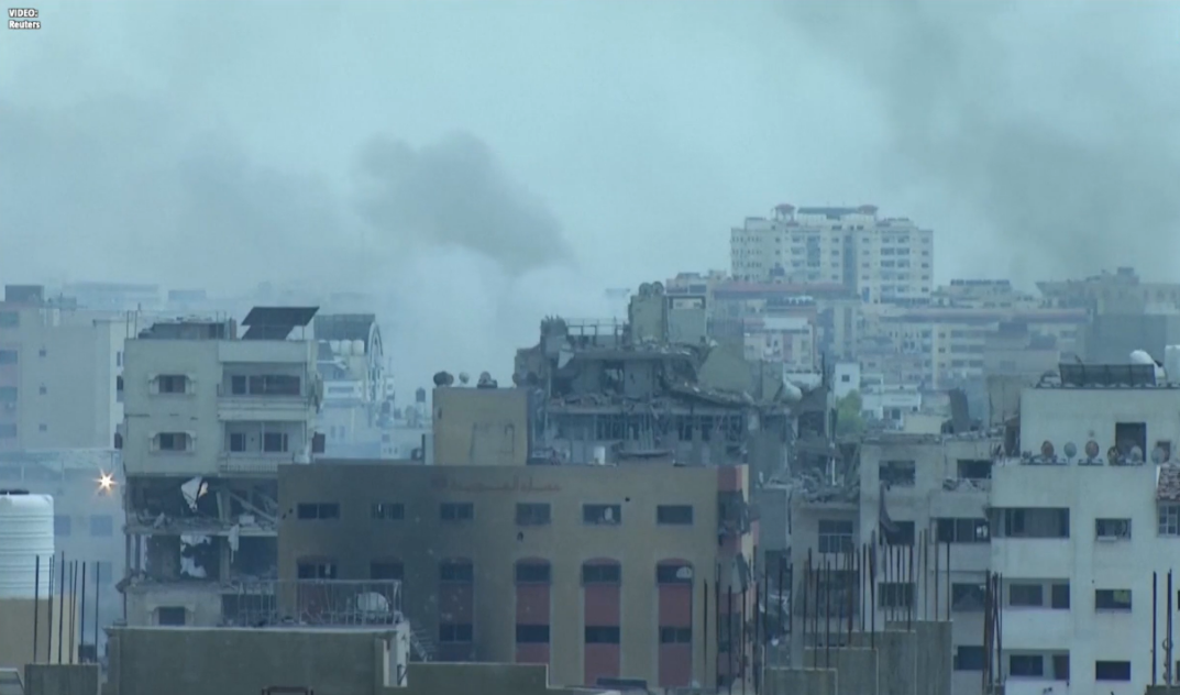 Izrael nastavlja žestoko napadati, Hamas prijeti da će ubijati taoce, Palestinci bježe