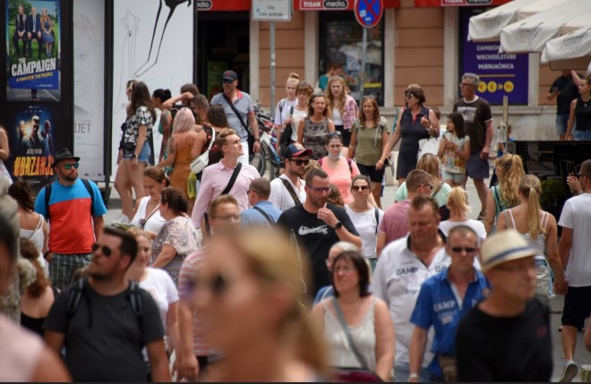 OD JUTRA, POGAĐATE, OPET GUŽVE! Sezona gori, turisti očito jedva dočekali bijeg iz ‘novog normalnog’, proračun se fino puni