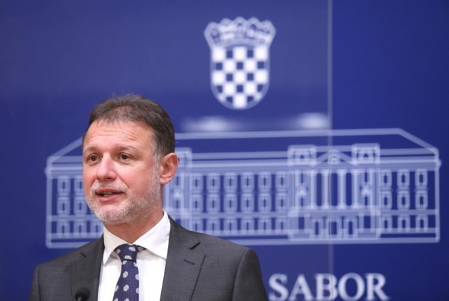 SKANDALOZNO! HRVATI U AUSTRIJI UČE ‘BOSANSKO-HRVATSKO-SRPSKI JEZIK! Jandroković: ‘Uputili smo notu, radimo na rješavanju tog problema!