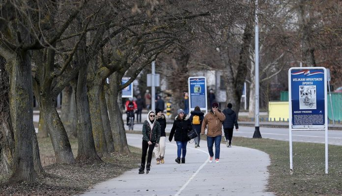 Djelomice, na Jadranu i pretežno sunčano